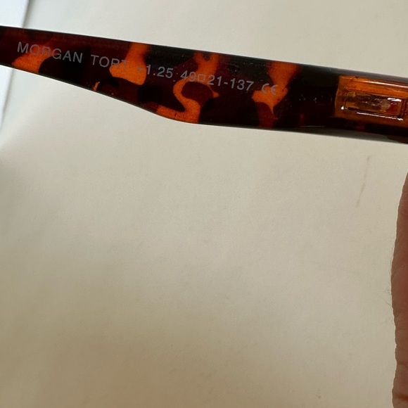 Tortoiseshell Round Reader Glasses 1.25 Strength - Picture 5 of 6